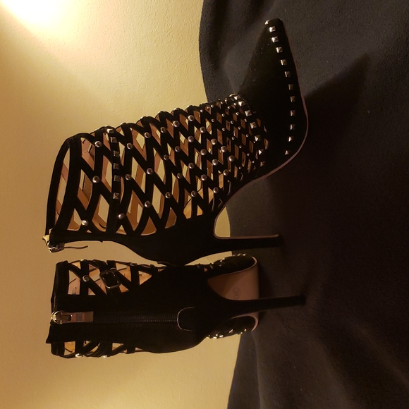 Gorgeous Heels! - Picture 2 of 6